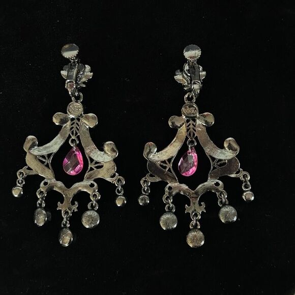 Joan Rivers Parisian 2.5” Chandelier Clip On Hot Pink and Black Metal Earrings - Picture 6 of 7